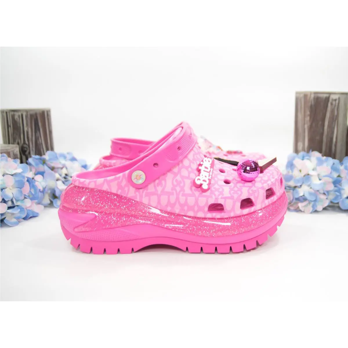Crocs shoes - Pink (UPC: 196265476756) 2