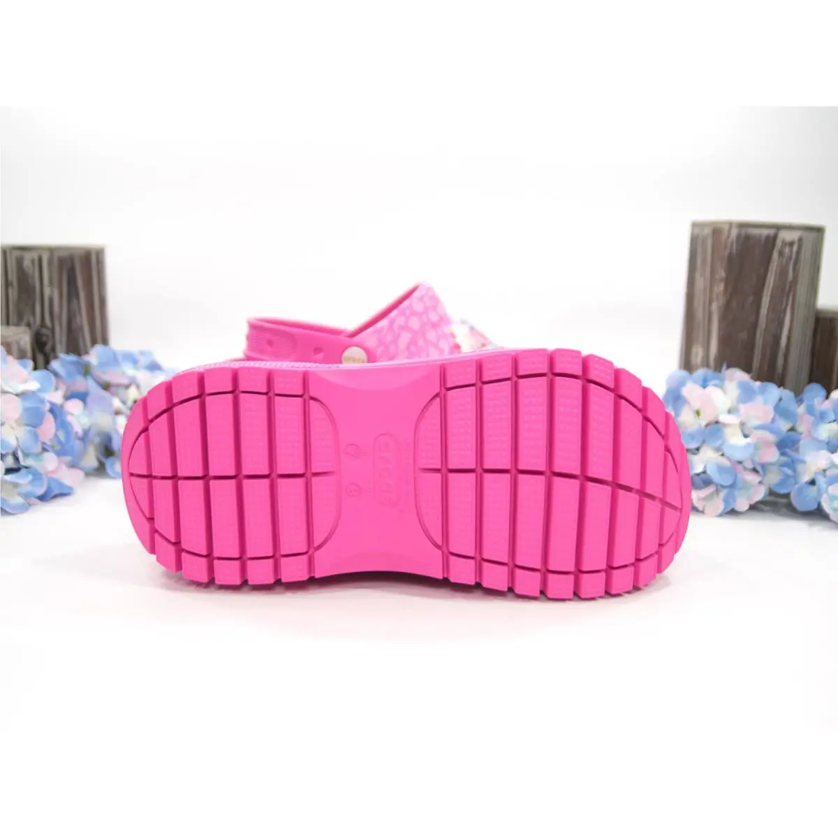 Crocs shoes - Pink (UPC: 196265476756) 3