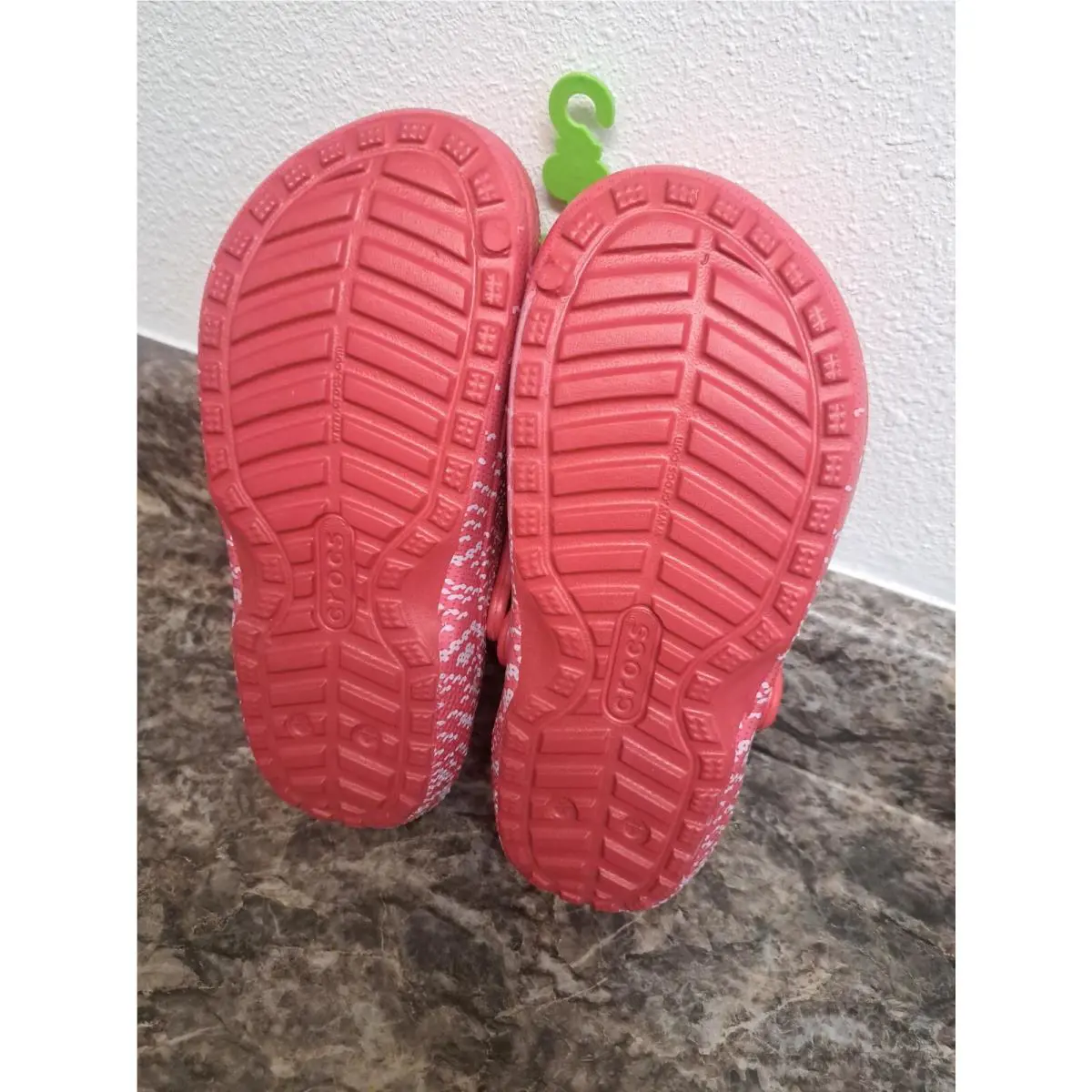 Crocs shoes - Crocs Classic - Classic - 207687-646 - Red (UPC: 0191448868656) 4