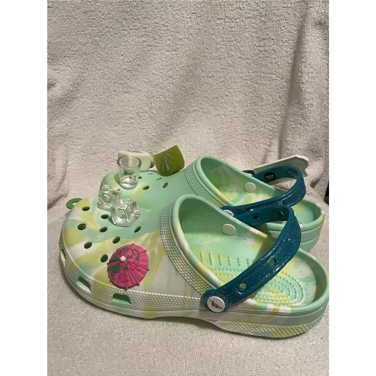 Crocs shoes - Classic Margaritaville clog Lime Zest - 207369–3U4 - Lime Zest (UPC: 191448839410) 0
