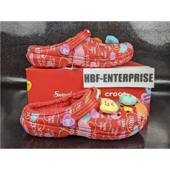 Crocs Classic Clog Fur Lined Sweethearts Red Pink Size J5 Women`s Size 6.5