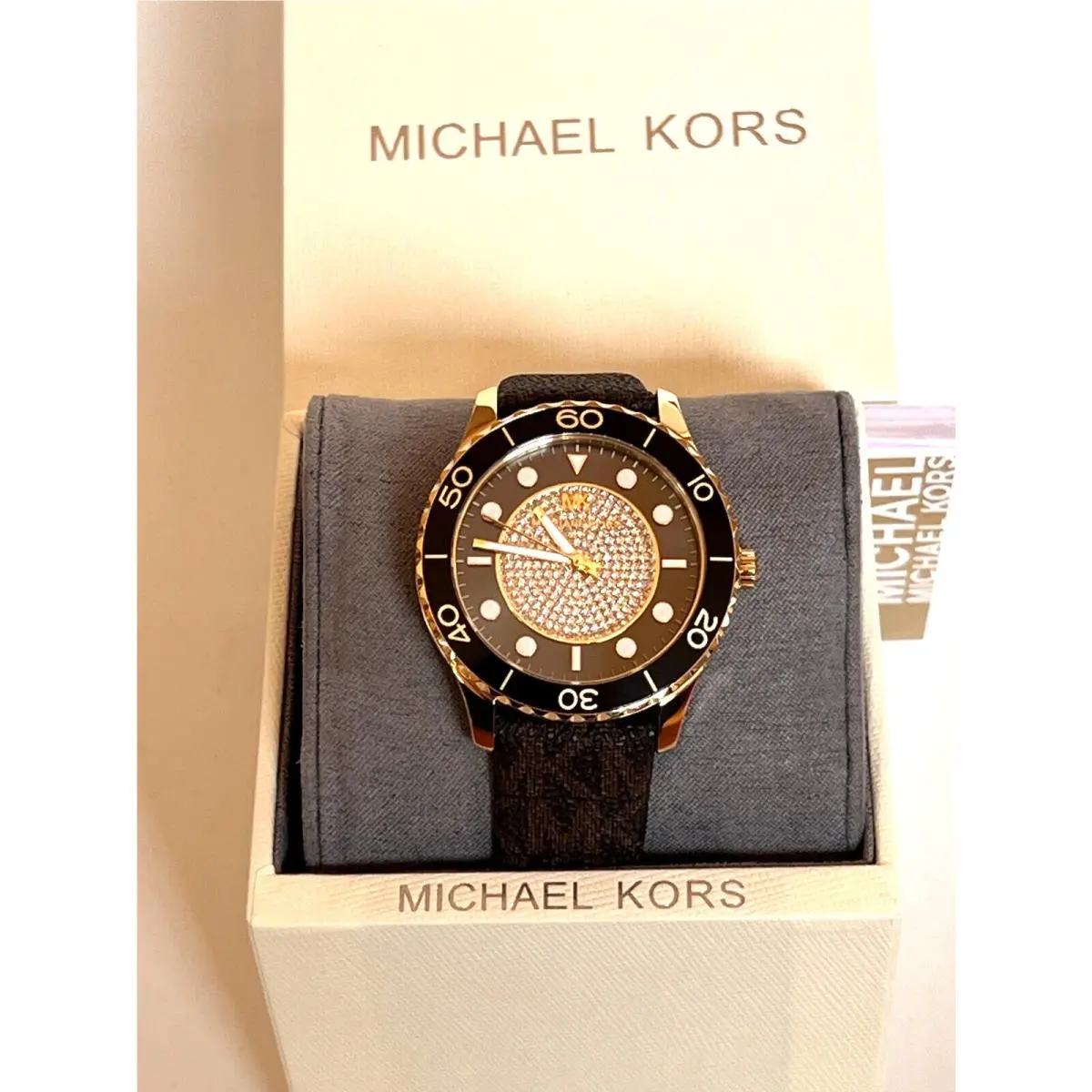 Michael Kors MK6979 Runway Three-hand Quartz Ladies Watch Gift Box