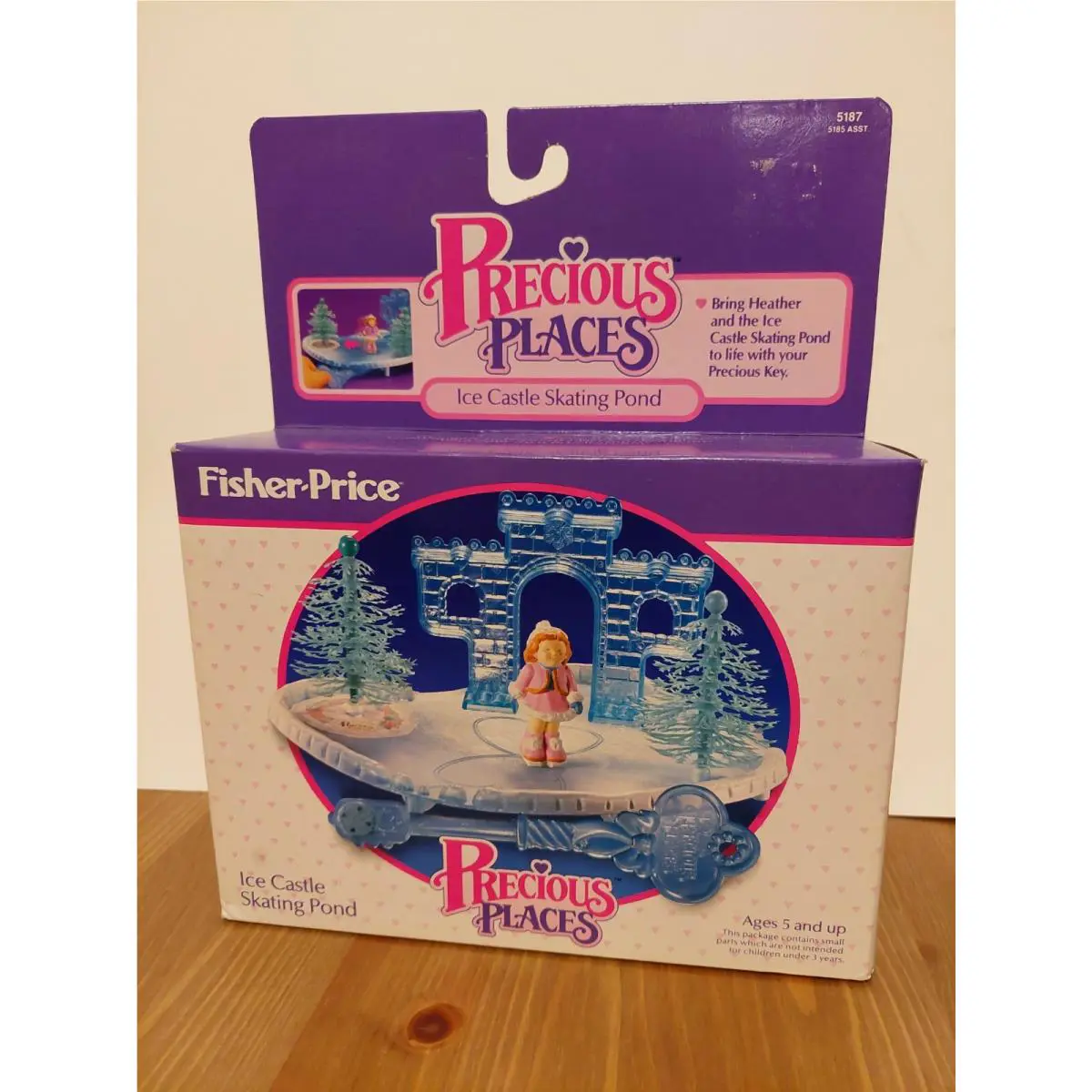 Precious Places Ice Castle Skating Pond 5187 Fisher Price 1988 Vintage