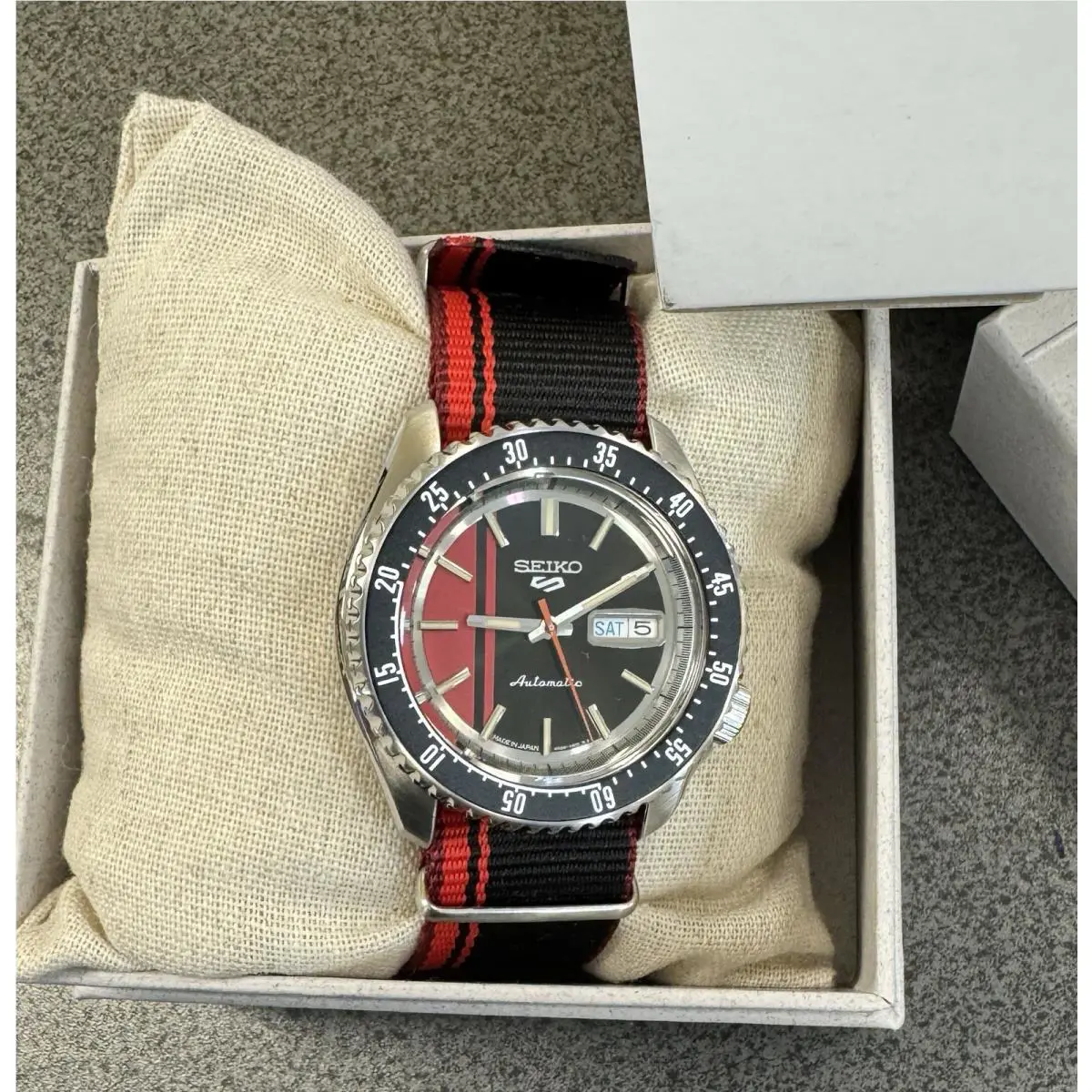 Seiko 5 Automatic Men`s Nylon Band Watch SRPK71 Made In Japan