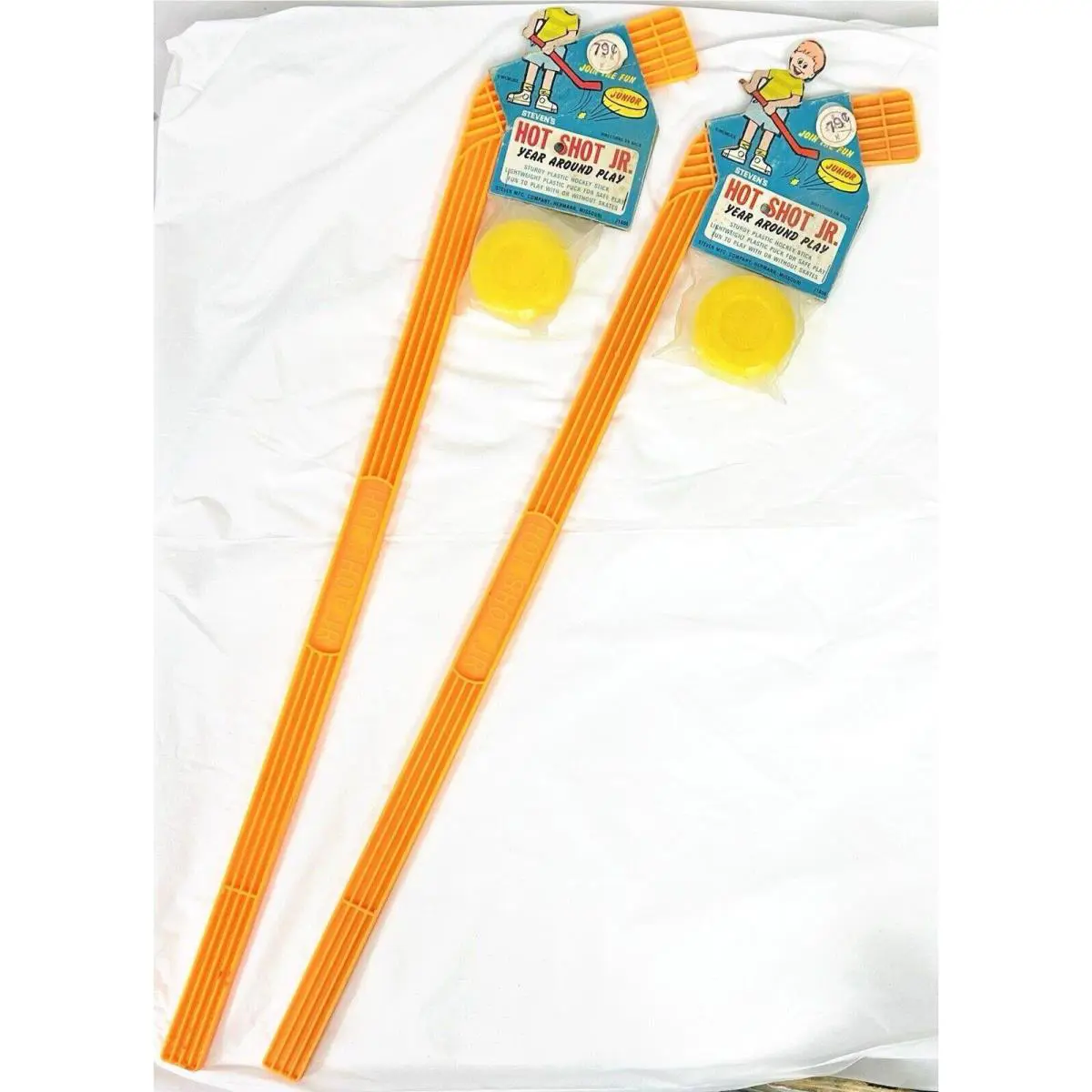 Vtg 1969 Nos Hard Plastic Child`s Toy Hockey Sticks Pucks Steven`s Hot Shot Jr
