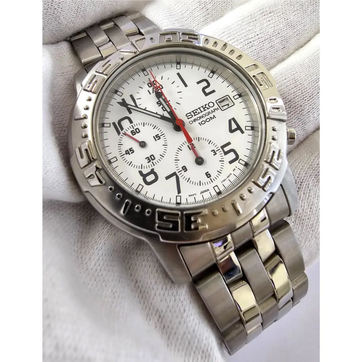 Seiko Chronograph White Dial Stainless Steel Men`s Watch SND351P1