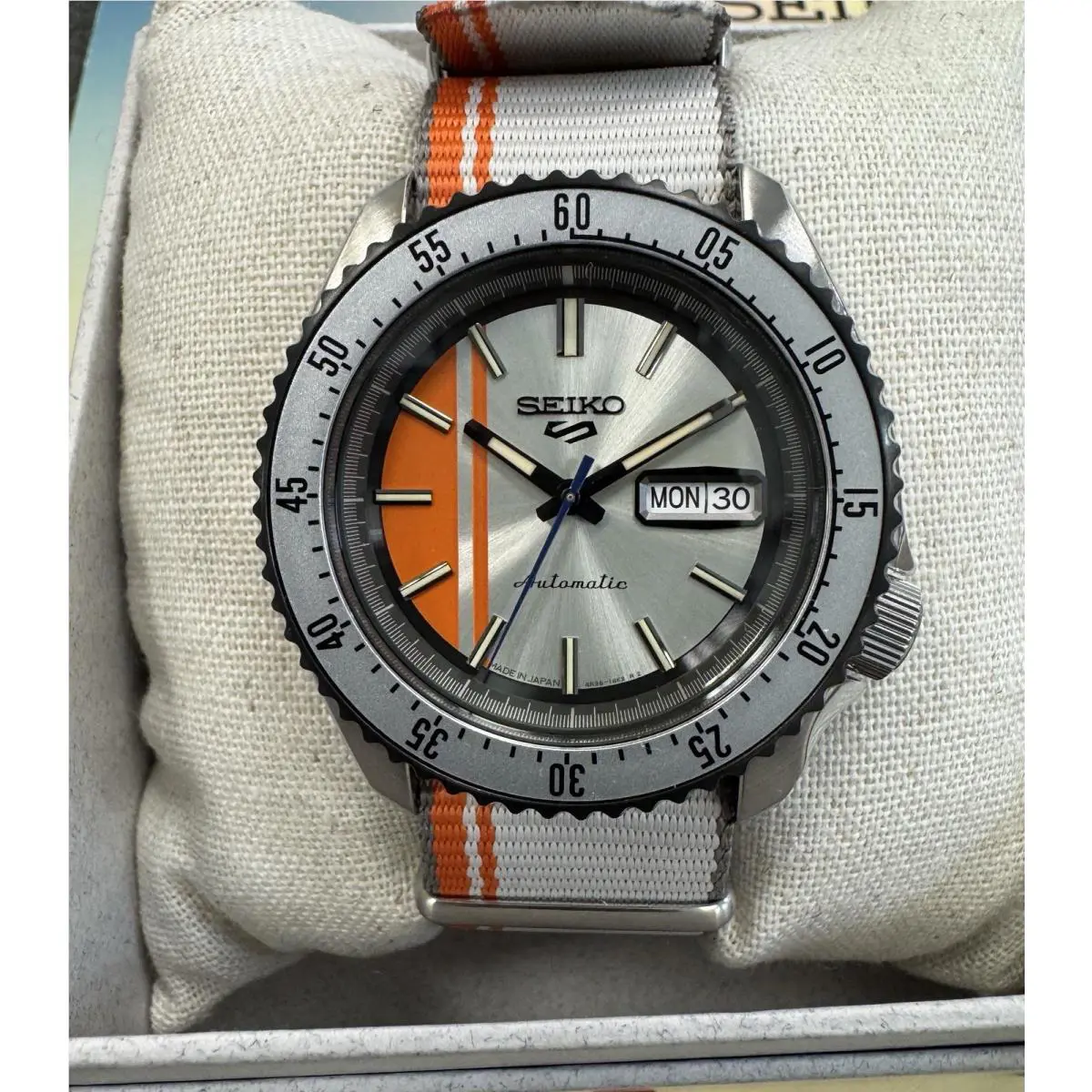Seiko 5 Automatic Men`s Nylon Band Watch SRPK73 Made In Japan