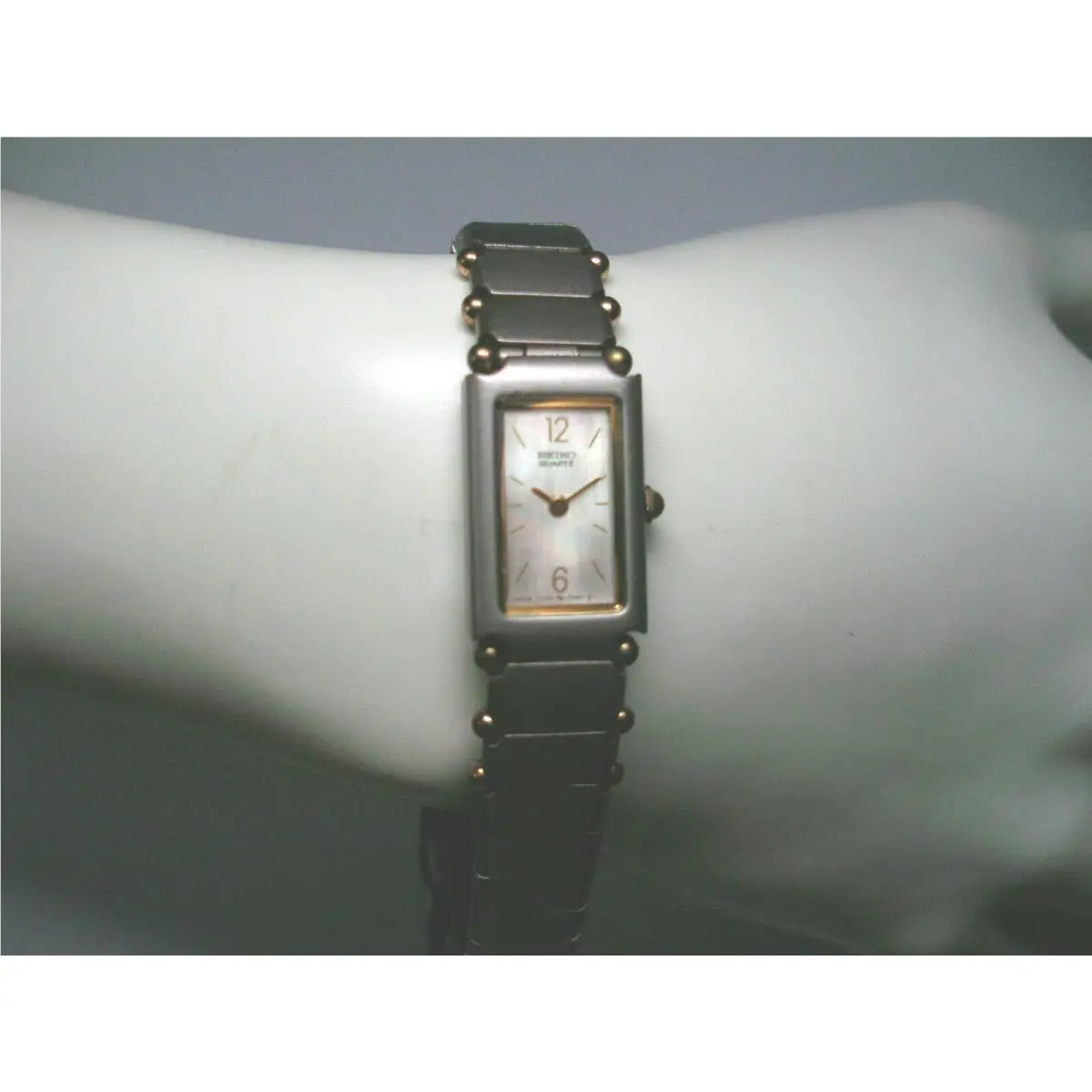 Nos 1980`s Seiko Quartz Ladies Mauve Stainless Steel Watch