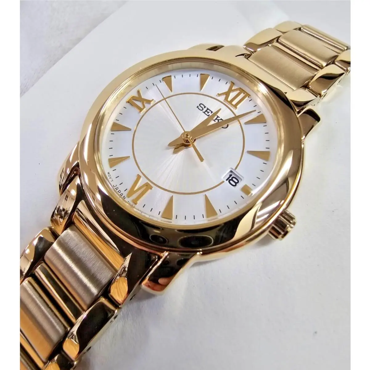 Seiko Quartz 26mm White Dial Gold -tone SS Women`s Watch SXDC22P1