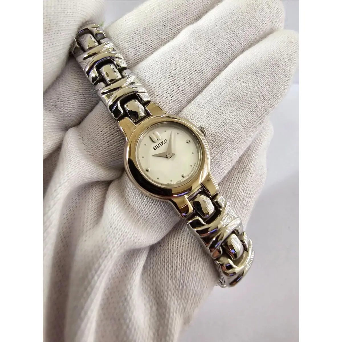 Seiko Quartz Stainless Steel Women`s Watch SXJX81P1