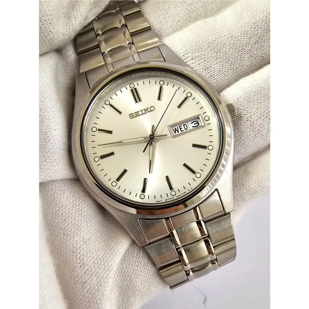 Seiko Quartz 41mm Silver Dial Stainless Steel Men`s Watch SGF459P1
