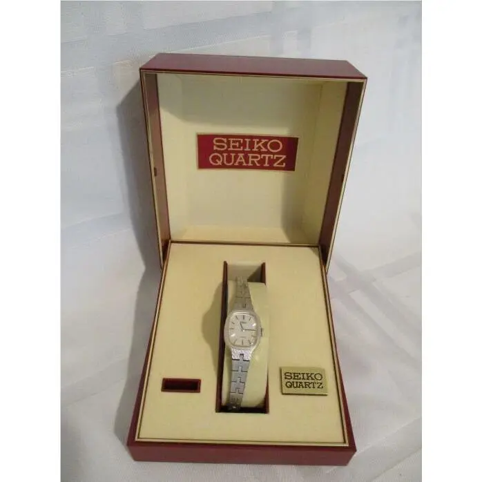 Vintage Seiko Ladies Watch Silver Tone Silver Square Dial in Box