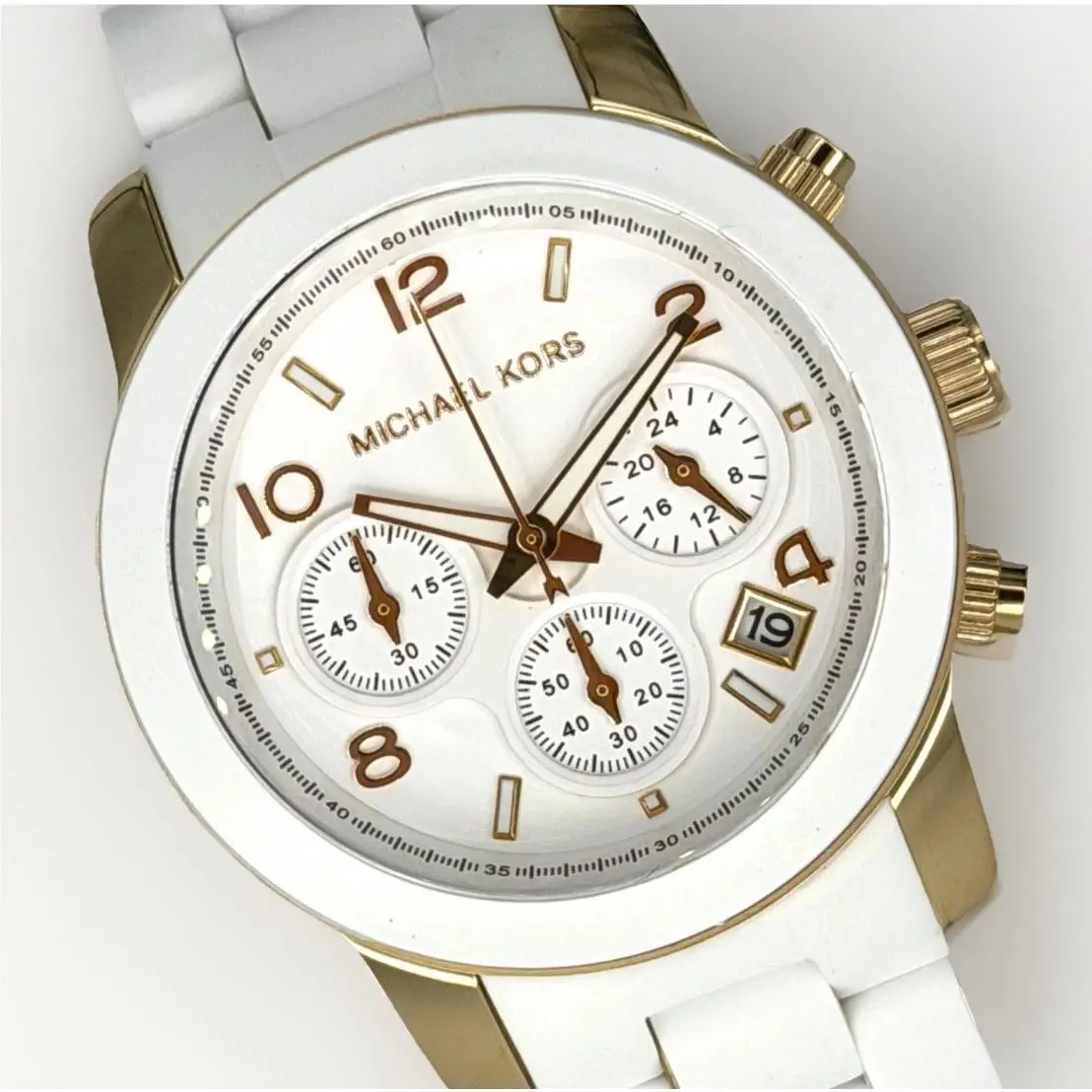 Michael Kors Runway MK5145 Quartz Mineral Crystal Unisex Wristwatch