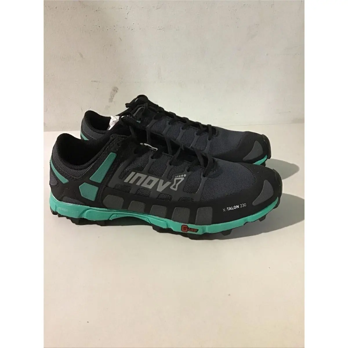 inov-8 shoes - Black 2