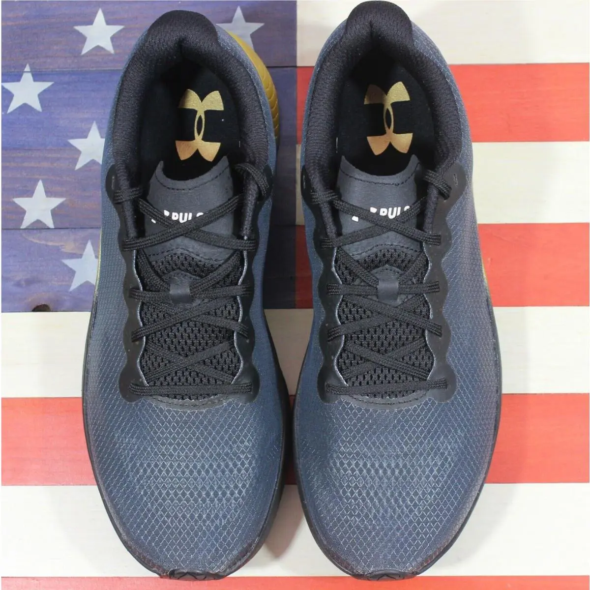 Under Armour shoes - Under Armour Charged Pulse - Charged Pulse - 3023020-001 - Black, Manufacturer: Black/Metallic-Gold-Luster 9