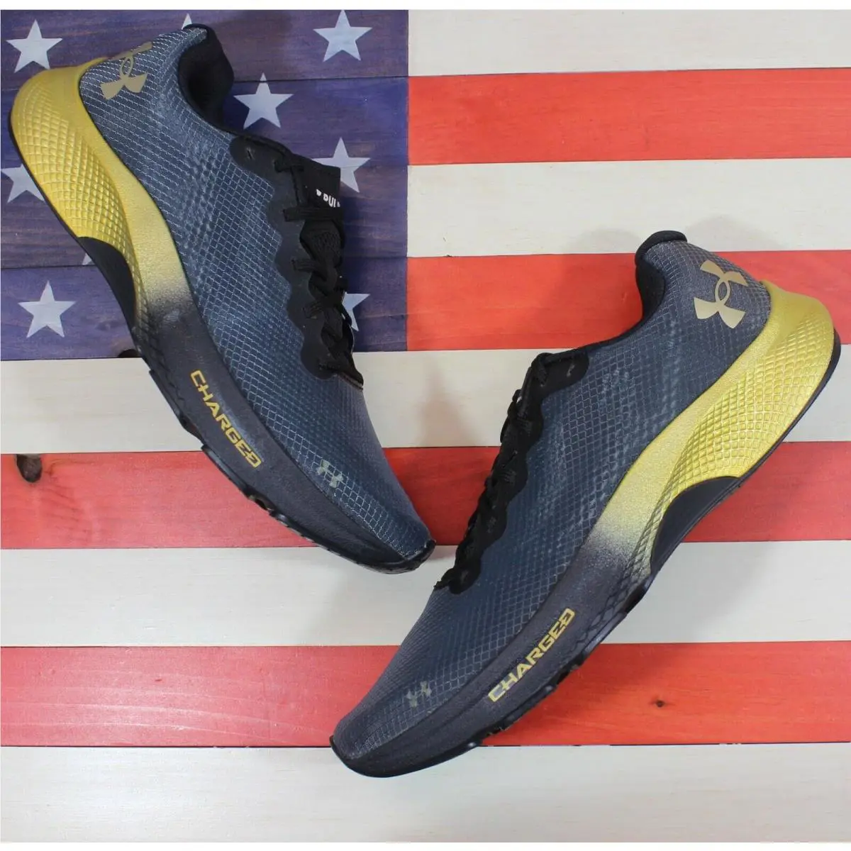 Under Armour shoes - Under Armour Charged Pulse - Charged Pulse - 3023020-001 - Black, Manufacturer: Black/Metallic-Gold-Luster 5