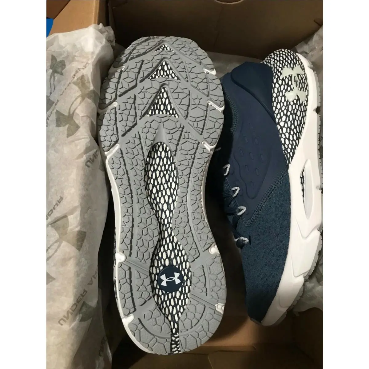 Under Armour shoes - Under Armour HOVR Phantom 2 - 3023017-402 - Black/White 9