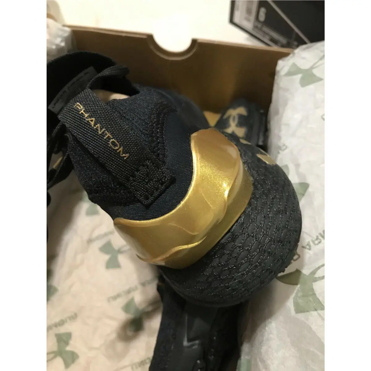Under Armour shoes - UNDER ARMOUR HOVR PHANTOM 2 MTLC - 3023903-001 - Black/Gold METALLIC 5
