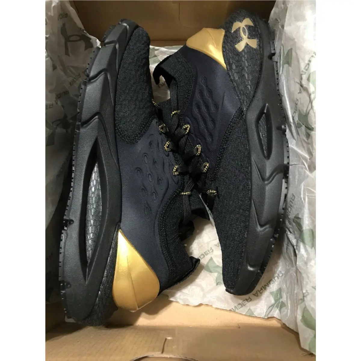 Under Armour shoes - UNDER ARMOUR HOVR PHANTOM 2 MTLC - 3023903-001 - Black/Gold METALLIC 15