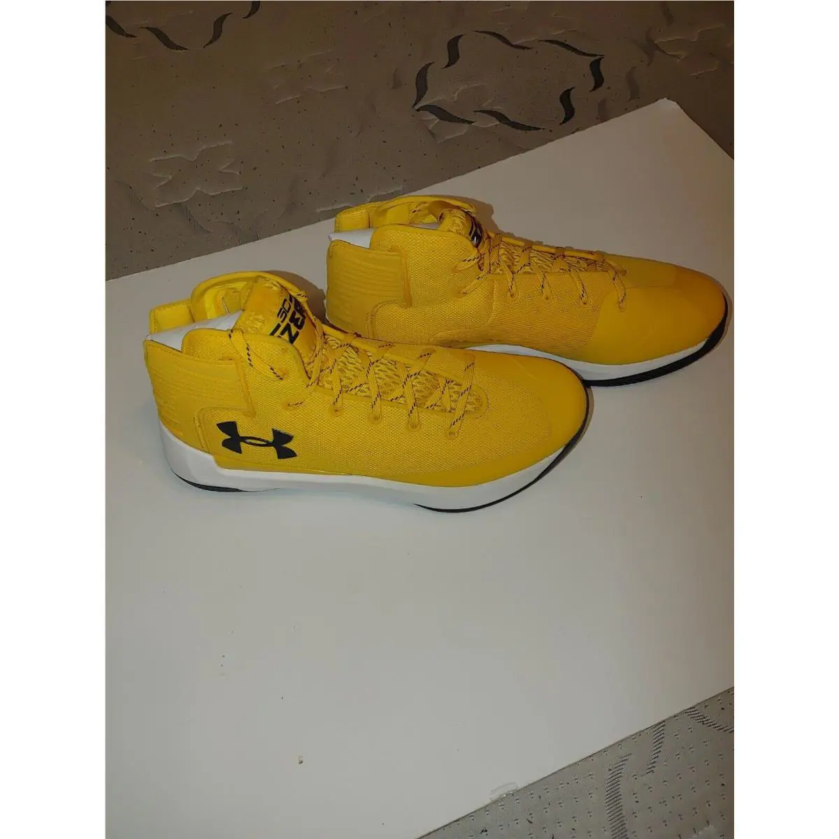 Under Armour shoes - Under armour HOVR Havoc Low - 3020618 - Gold 1