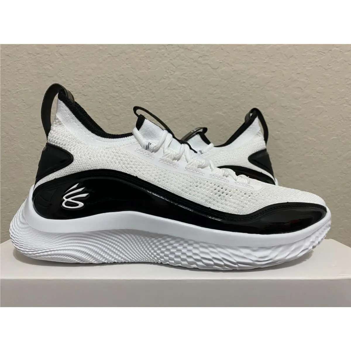 UA Curry 8 NM Zen Flow Team Basketball White Black Size 12 by Under Armour