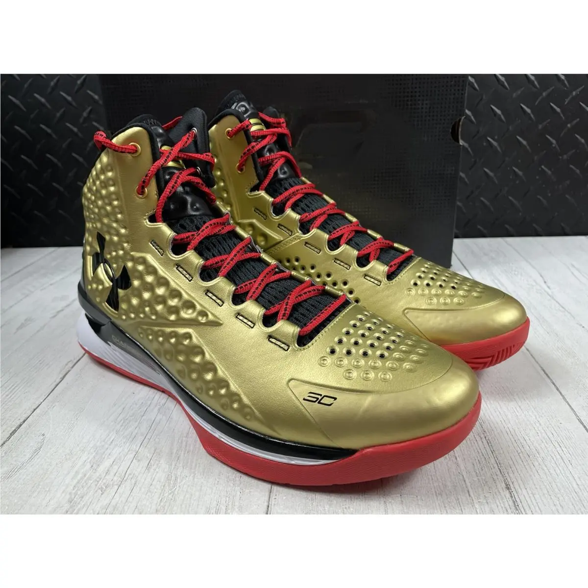 Under Armour shoes - Under armour Curry 1 - Curry - 3026048900 - Gold (UPC: 0195253239366) 1
