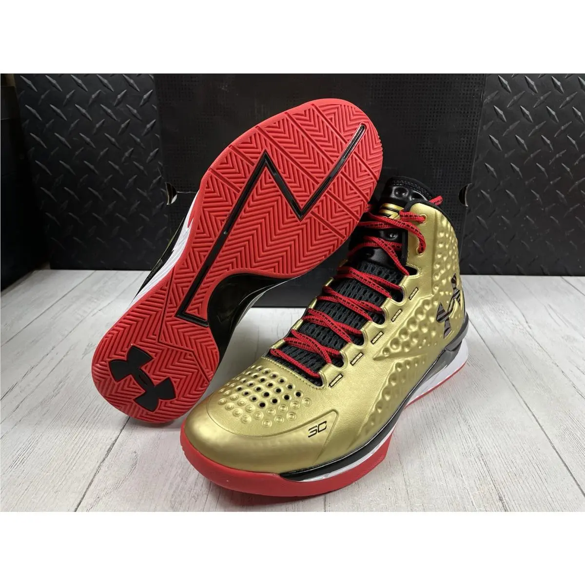 Under Armour shoes - Under armour Curry 1 - Curry - 3026048900 - Gold (UPC: 0195253239366) 4