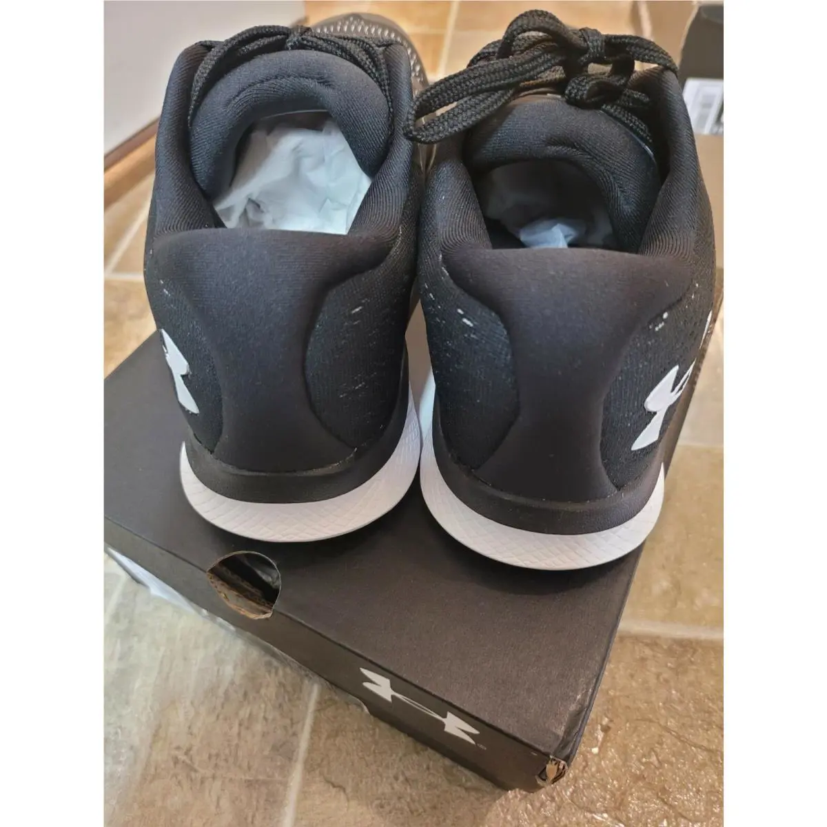 Under Armour shoes - Under Armour Charged Bandit 6 - 3023019 001 - Black (UPC: 194512429395) 1