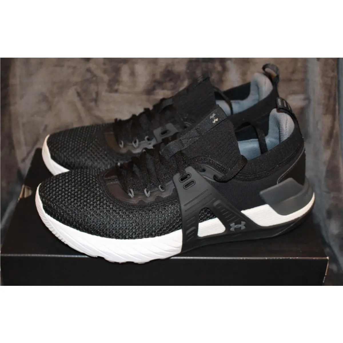 Under Armour Men`s UA Hovr Project Rock 4 Size 10 Black/white 3023695