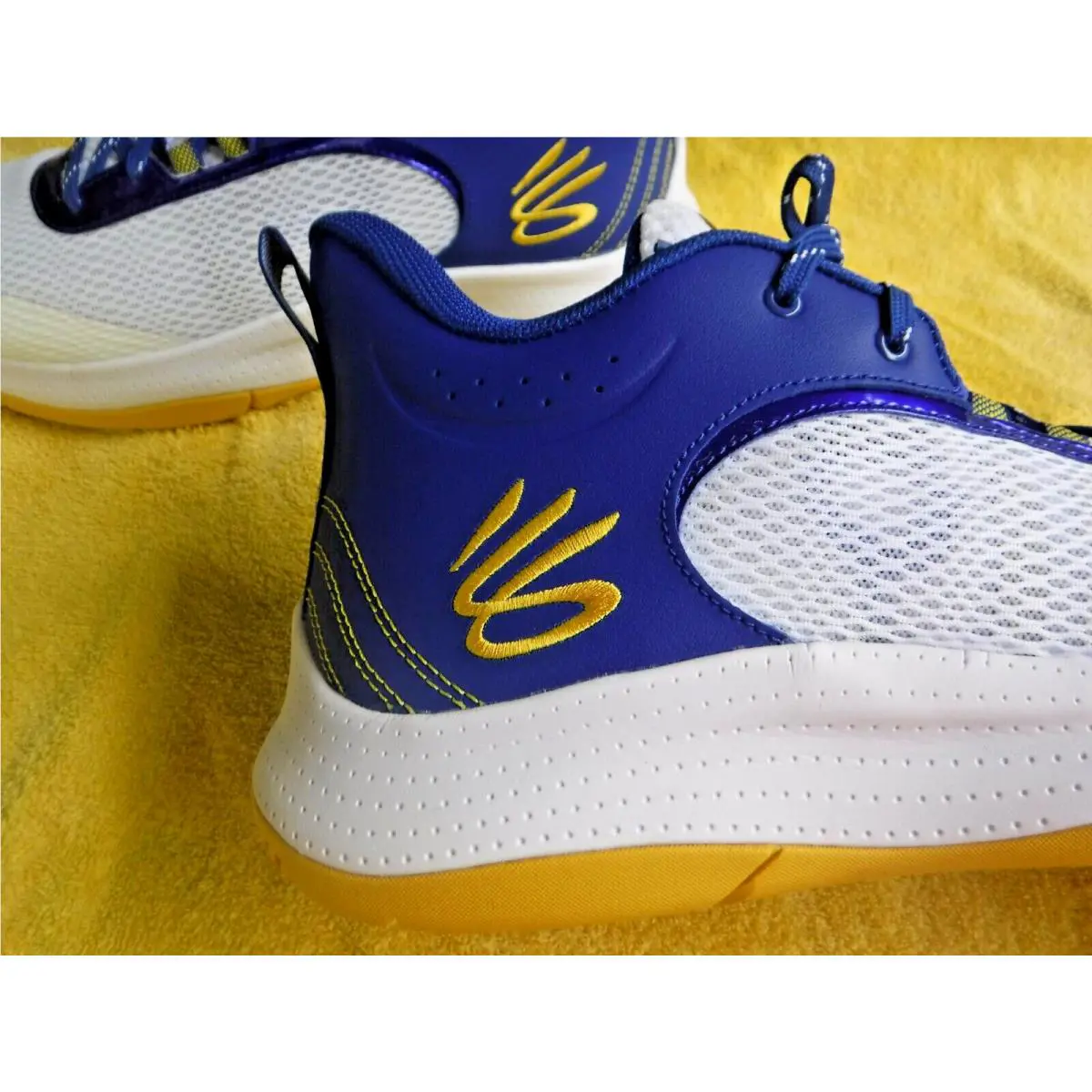 Under Armour shoes - Under Armour Curry 3Z6 - Curry - ART 3025090-103 - BLUE/WHITE W/ YELLOW (UPC: 196883010202) 11