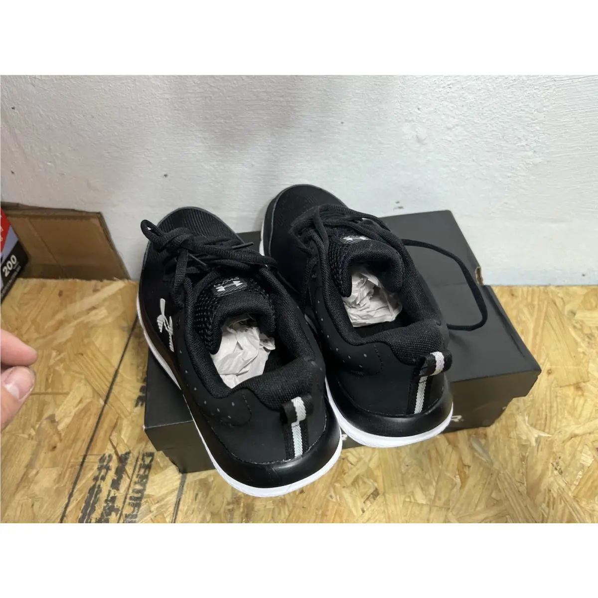 Under Armour shoes - Under Armour Charged Assert - Charged Assert - 3026180-001 - Black 1