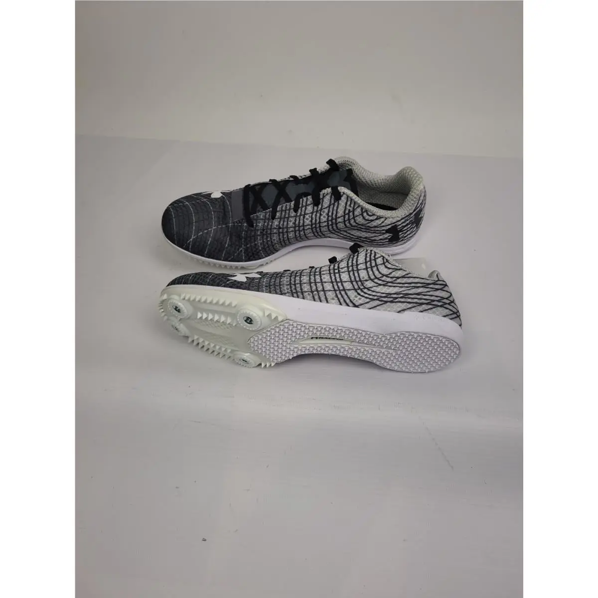 Under Armour shoes - Kick Distance 3 - Kick Distance - 3022003-101 - Gray 2
