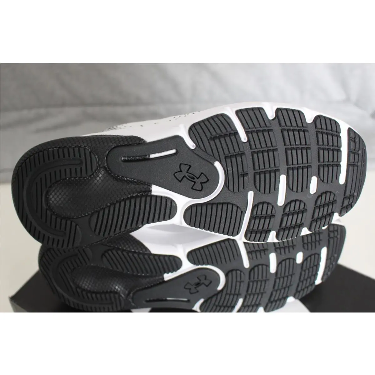 Under Armour shoes - Under Armour HOVR Turbulence - HOVR Turbulence - White 8