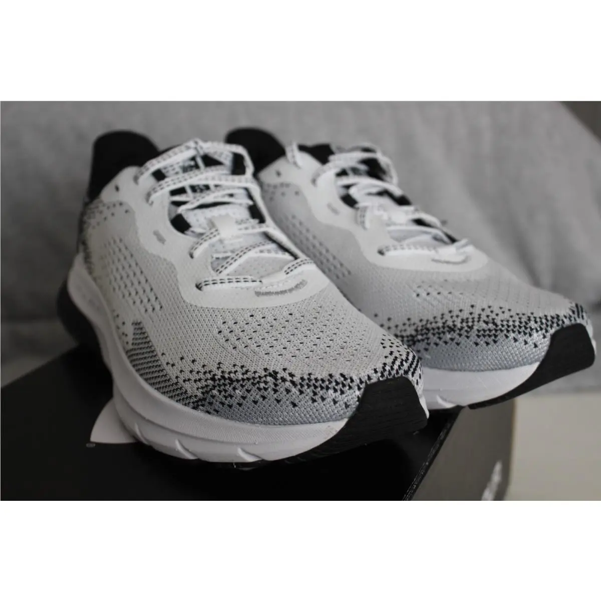 Under Armour shoes - Under Armour HOVR Turbulence - HOVR Turbulence - White 1