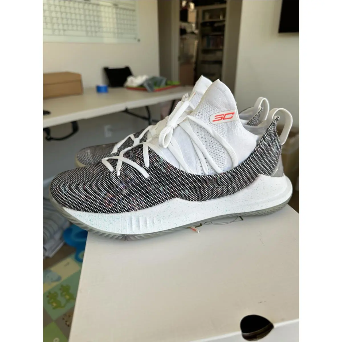 Under Armour shoes - Under Armour Curry 5 - Curry - 3020657-107 - White, Manufacturer: White/Neon/Coral 0