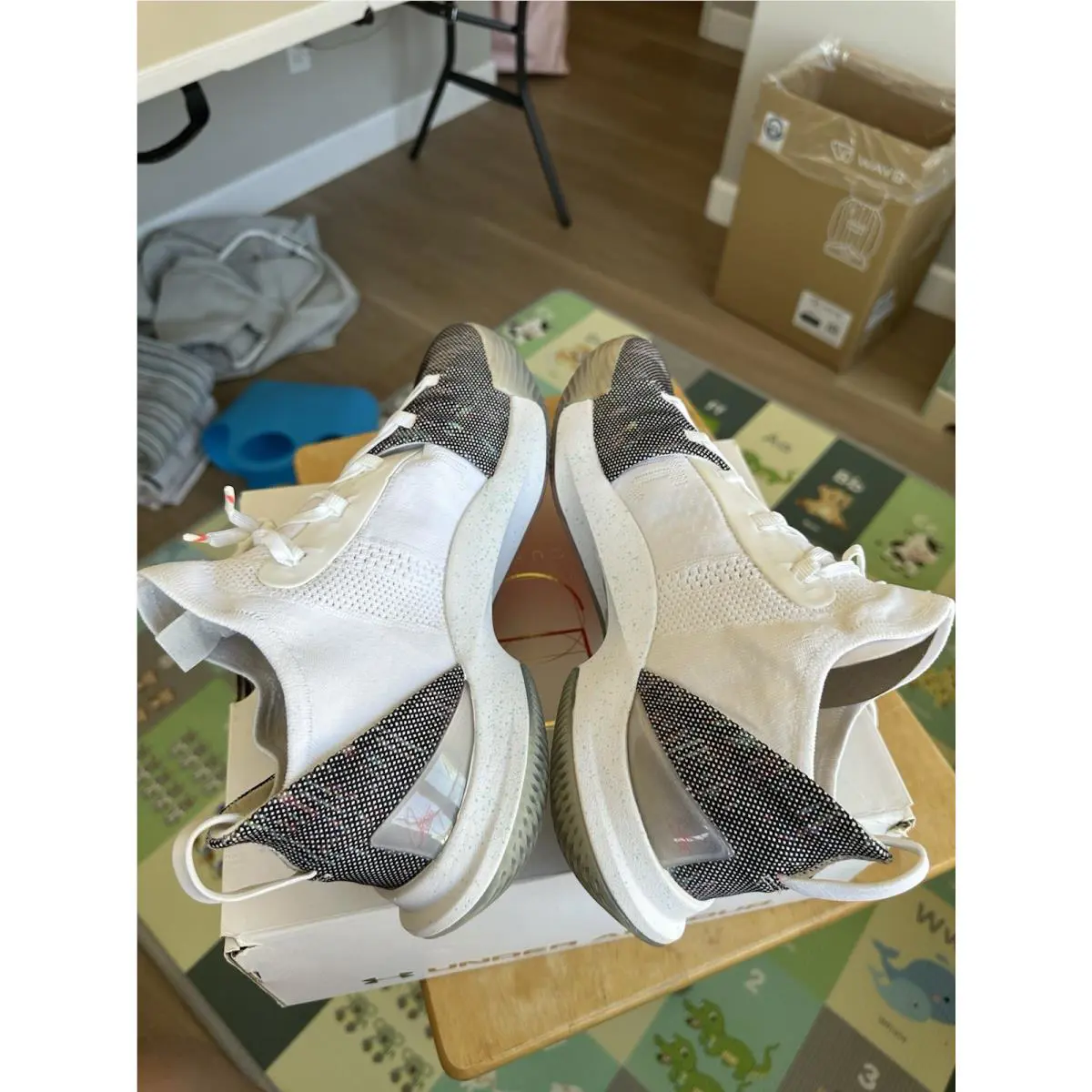 Under Armour shoes - Under Armour Curry 5 - Curry - 3020657-107 - White, Manufacturer: White/Neon/Coral 2
