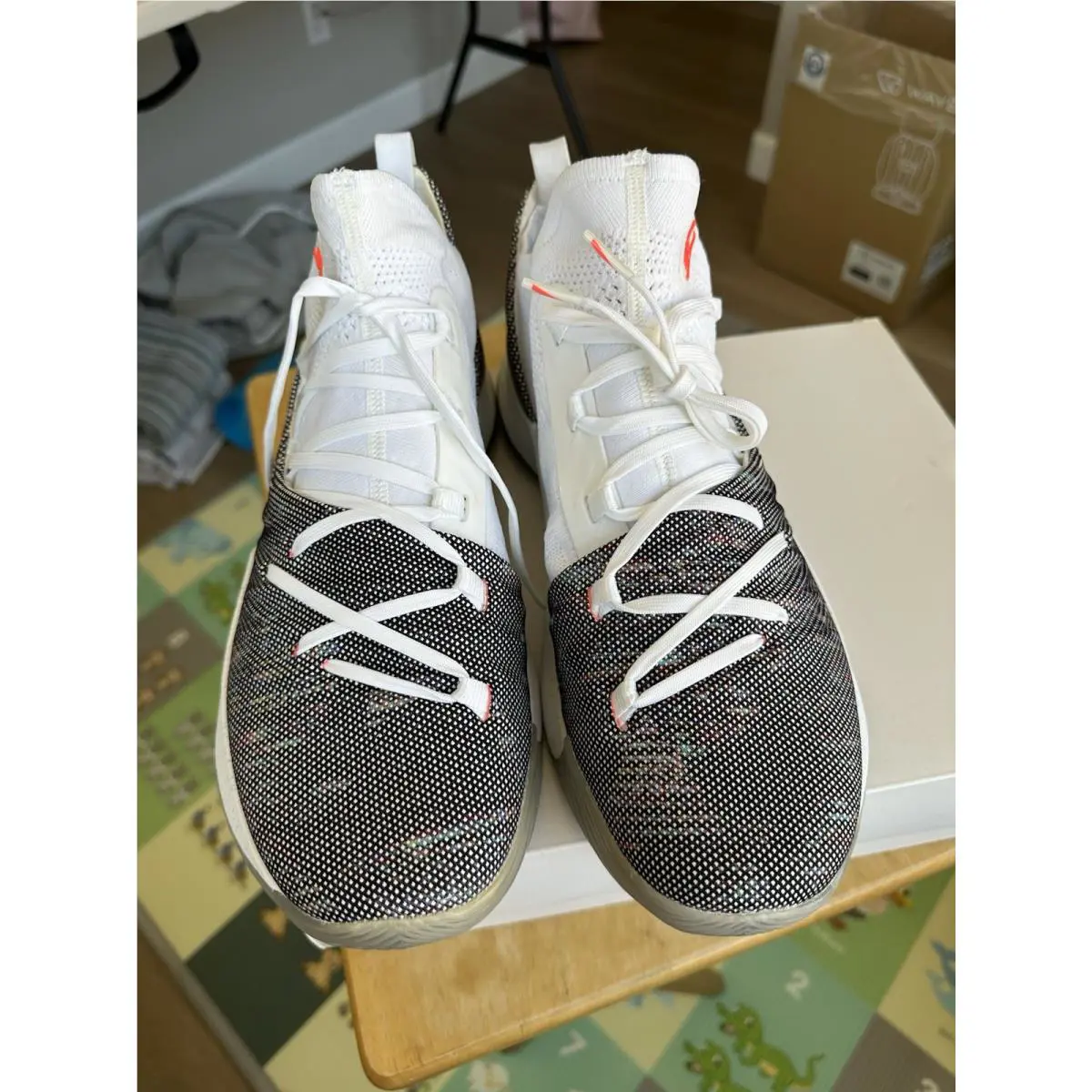 Under Armour shoes - Under Armour Curry 5 - Curry - 3020657-107 - White, Manufacturer: White/Neon/Coral 4