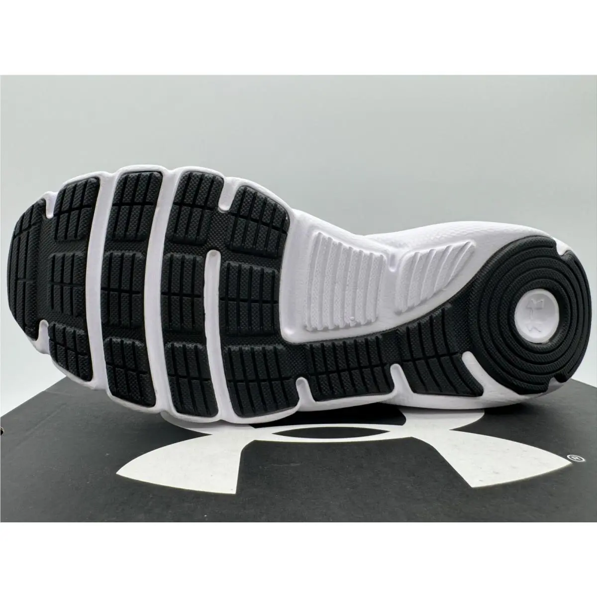 Under Armour shoes - UA BGS ASSERT 9 - BGS ASSERT - black white 5