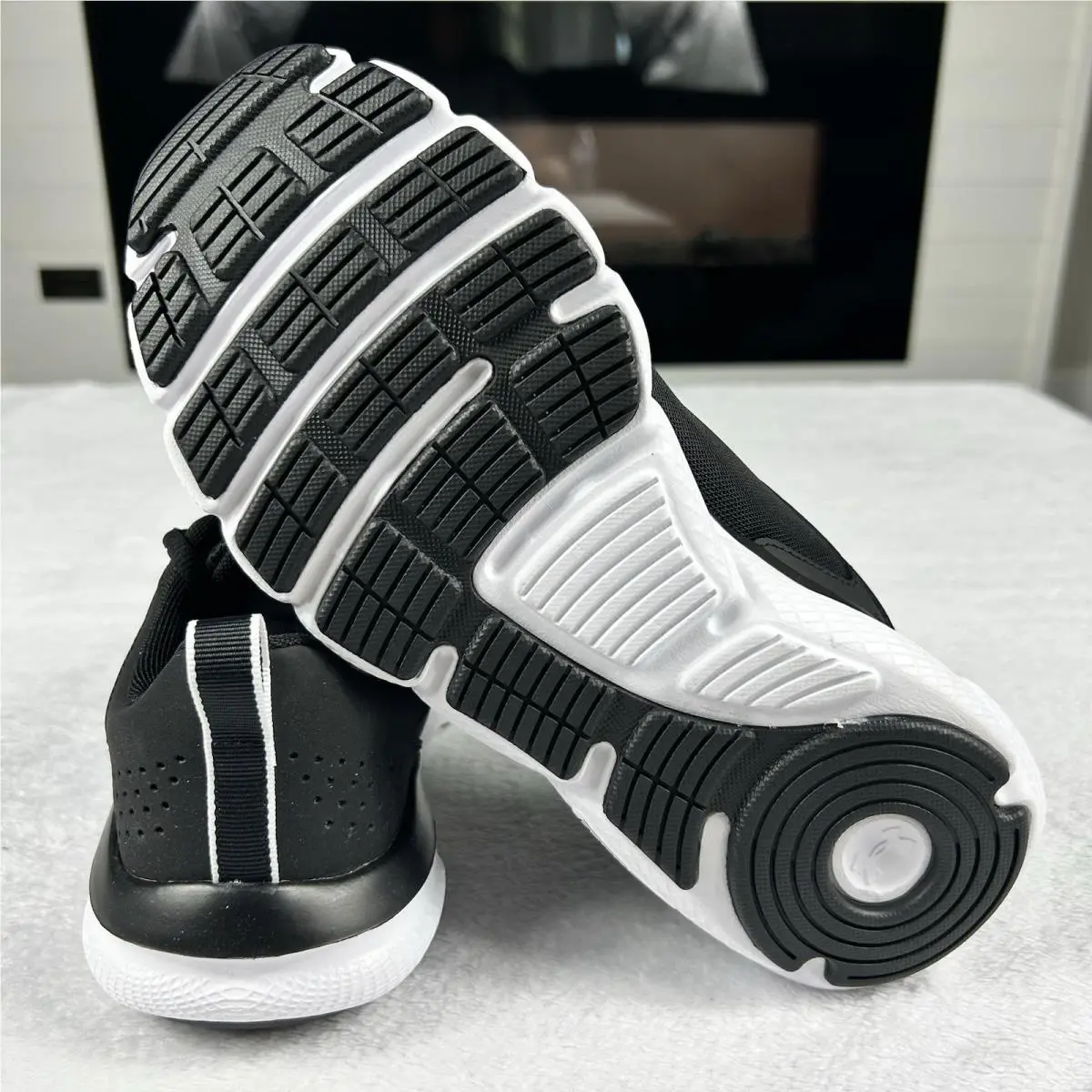 Under Armour shoes - Under Armour Charged Assert 9 - 3024862-001 - Black (UPC: 0195250100171) 9