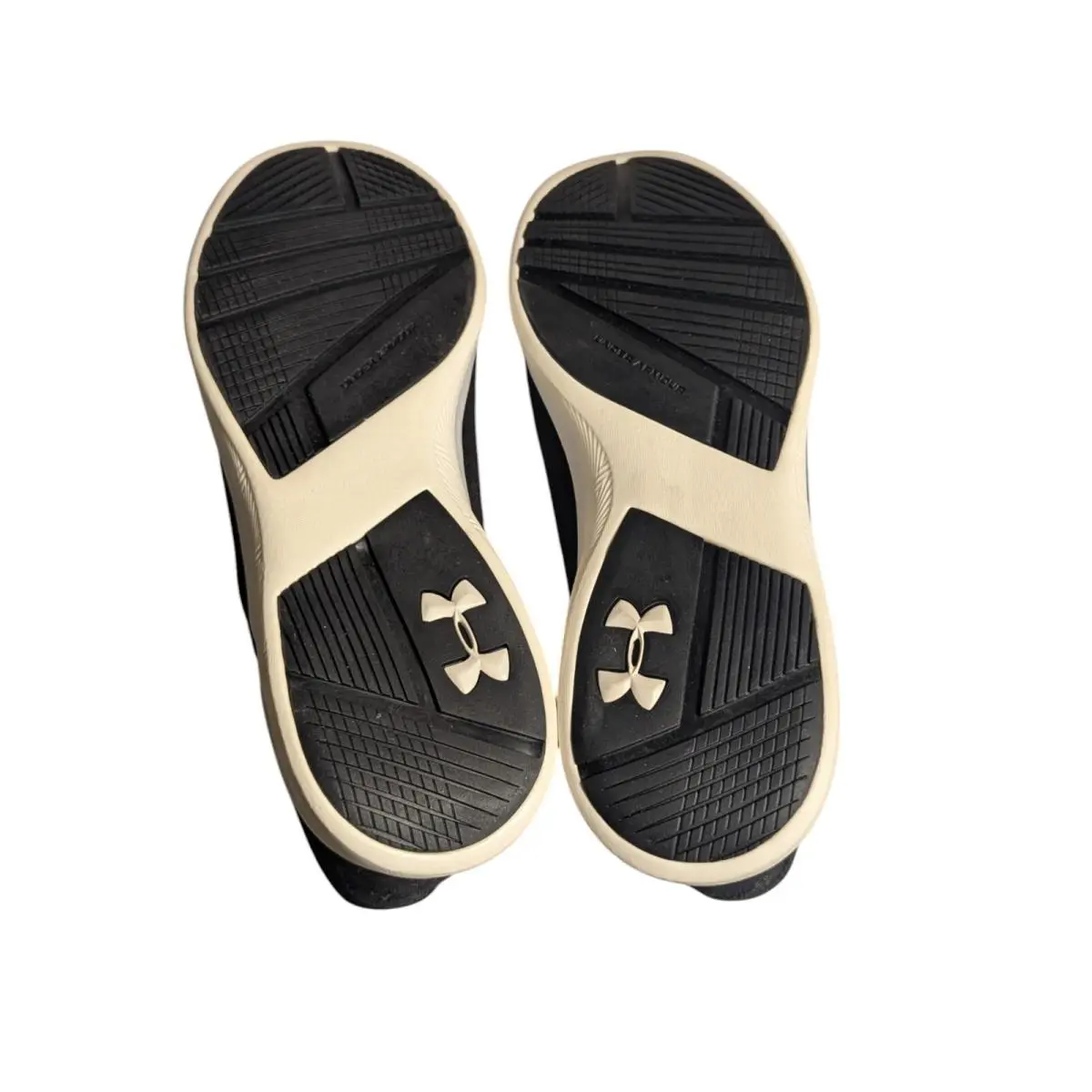 Under Armour shoes - Under Armour Charged Pivot - Charged Pivot - 3020162-001 - Black 3