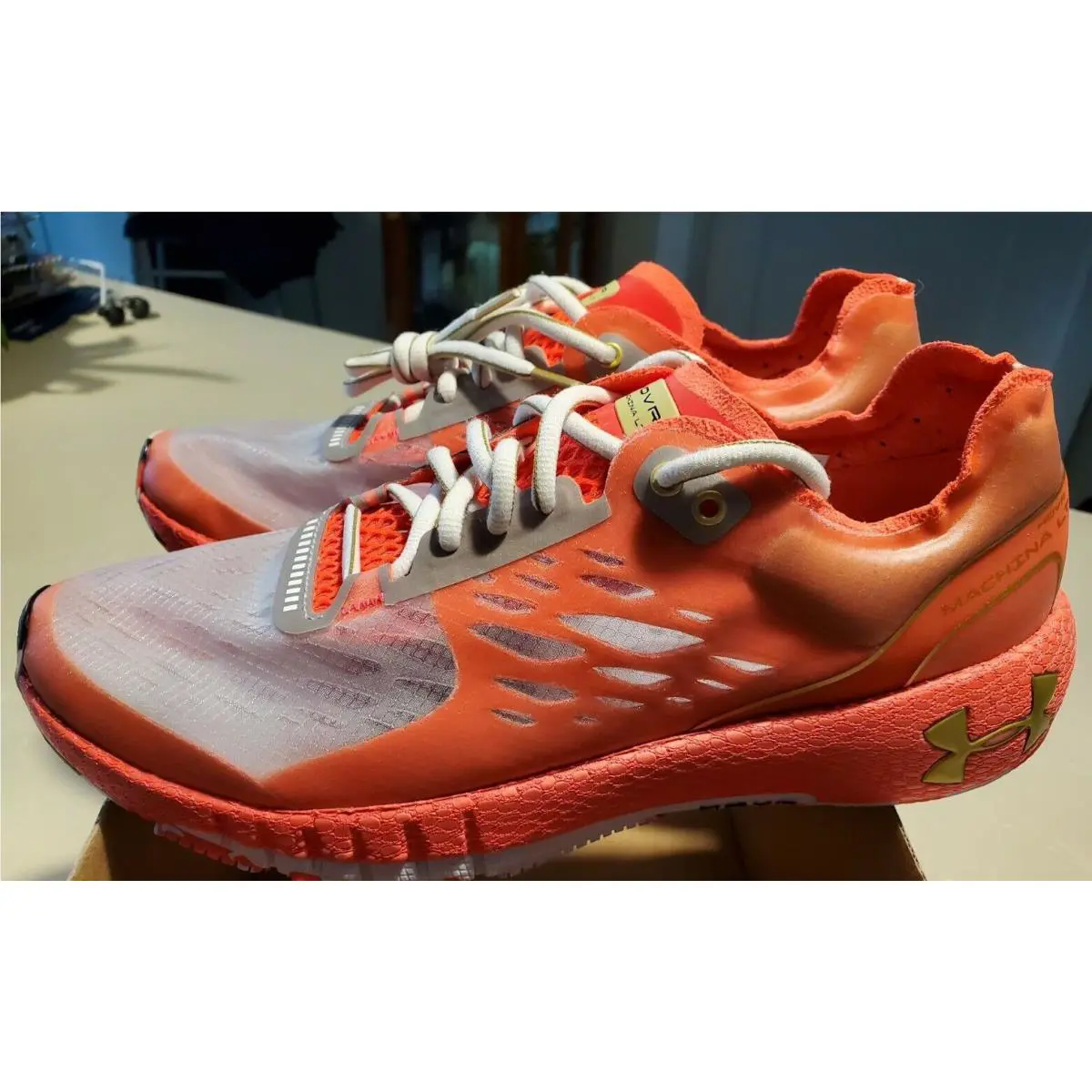Under Armour shoes - Under Armour Hovr Machina - Hovr Machina - 3023227-600 - Orange 0