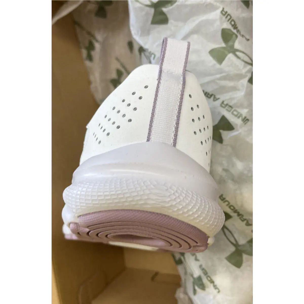 Under Armour shoes - under armour charged assert 9 - White 3