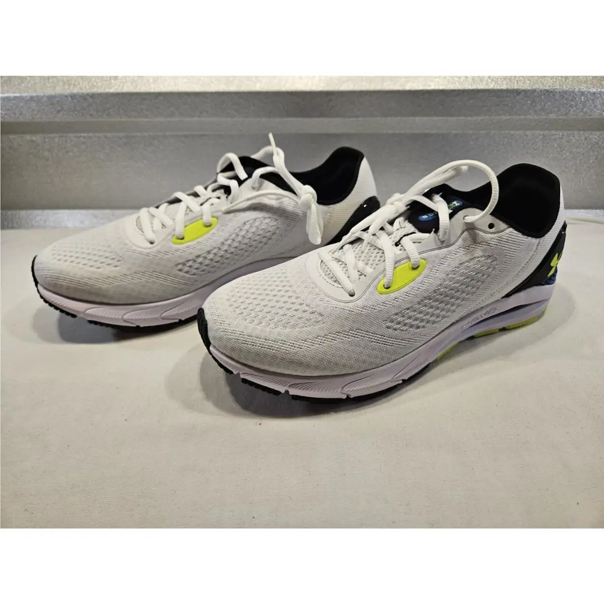 Under Armour shoes - HOVR - HOVR - White 3