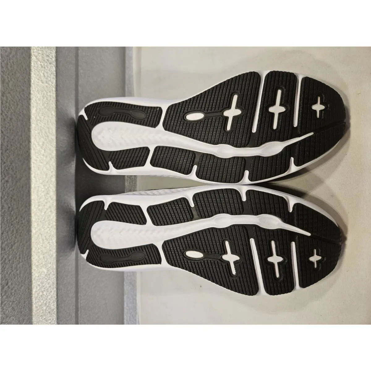 Under Armour shoes - Under Armour Charged Pursuit 3 - White 4