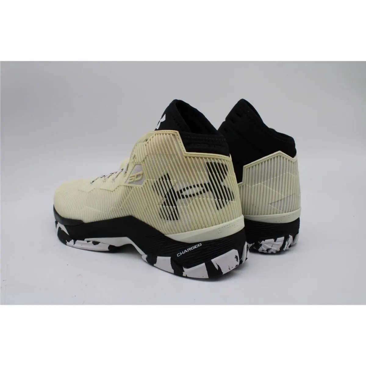 Under Armour shoes - White/black (UPC: 190078243192) 3