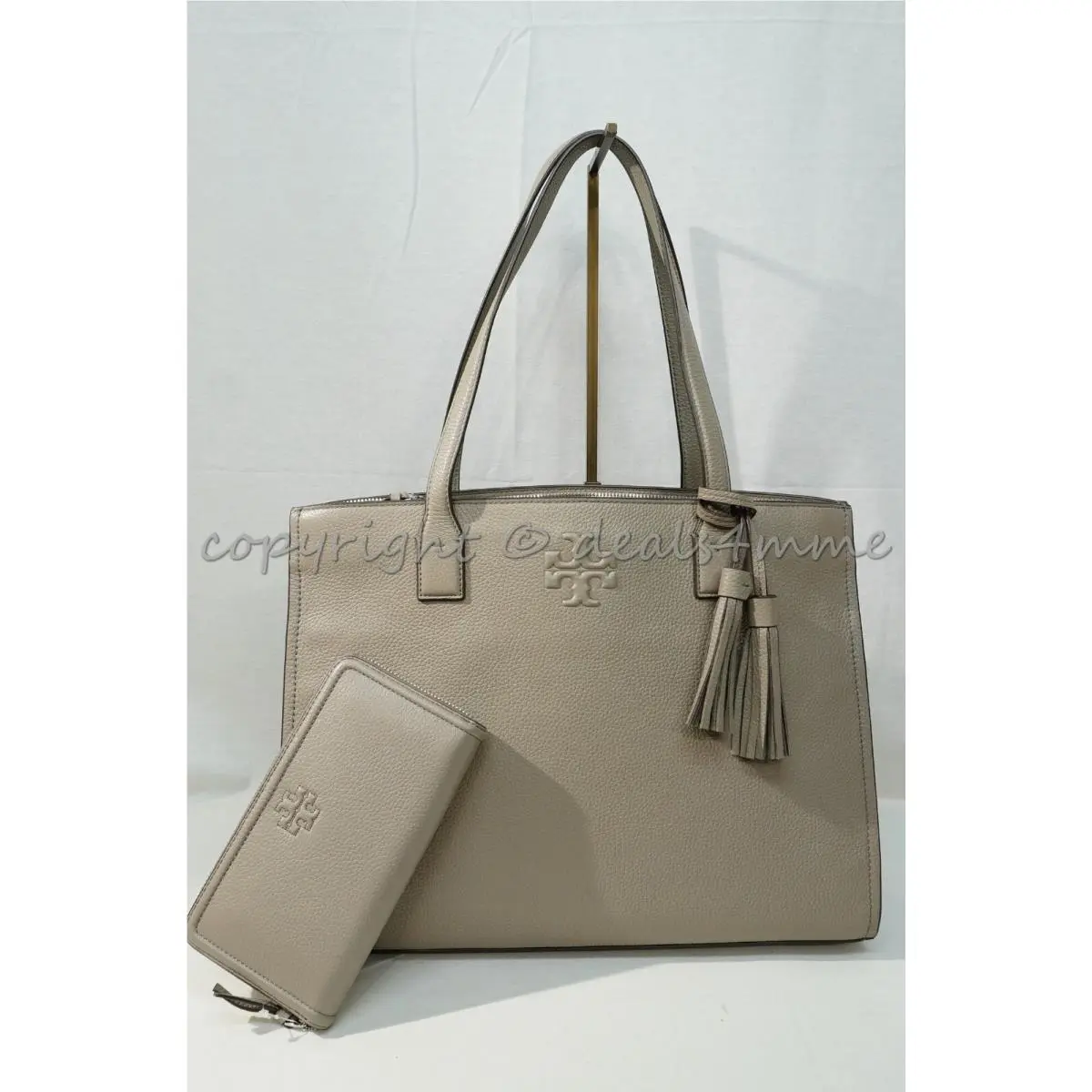 Set Tory Burch Thea Tote + Tory Burch Thea Zip Continental Wallet in French Grey