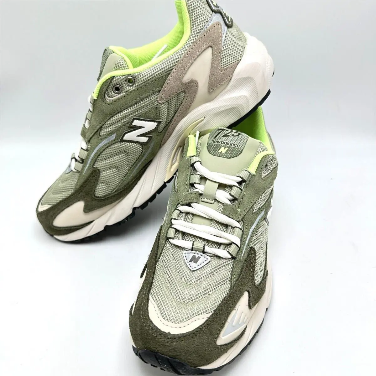 New Balance shoes - New Balance Classics - Classics - ML725UE - Olivine / Dark Moss / Dark Olivine 4