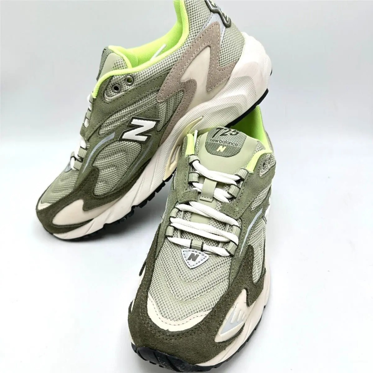 New Balance shoes - New Balance Classics - Classics - ML725UE - Olivine / Dark Moss / Dark Olivine 11