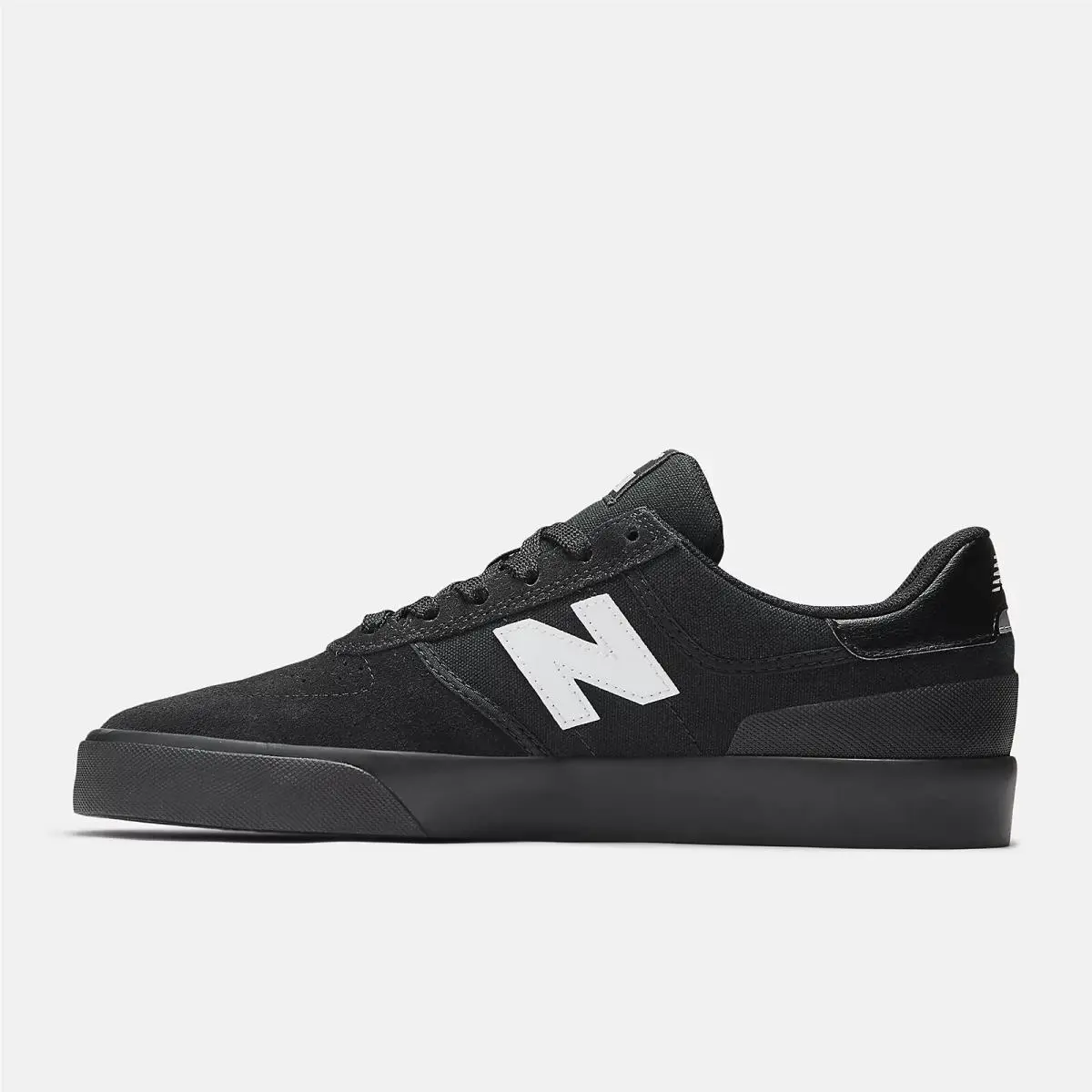 New Balance shoes - Black/White 9