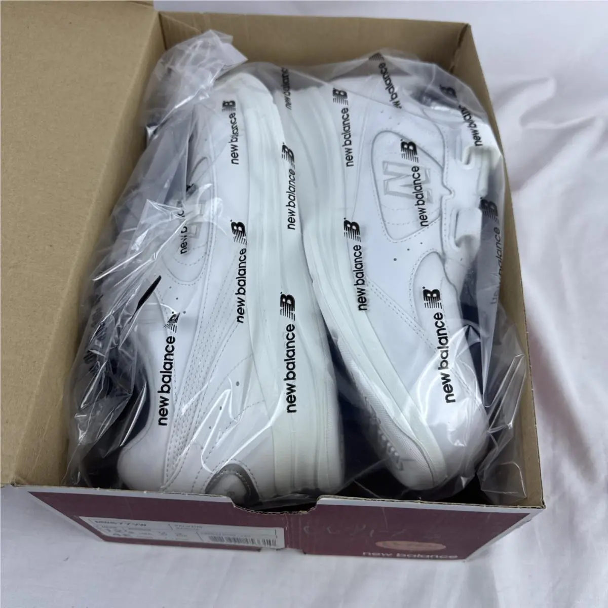 New Balance Men’s 577 VW Strap Hook Loop Walking Shoe White Size 12.5 4E US